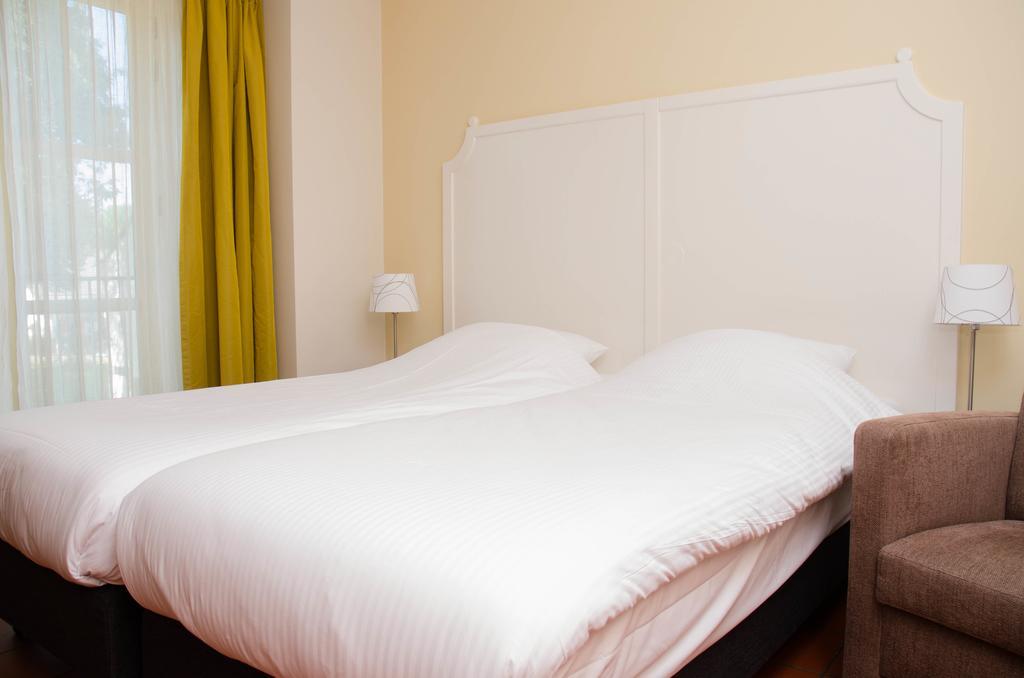 Hotel Graaf Bernstorff Schiermonnikoog Ruang foto