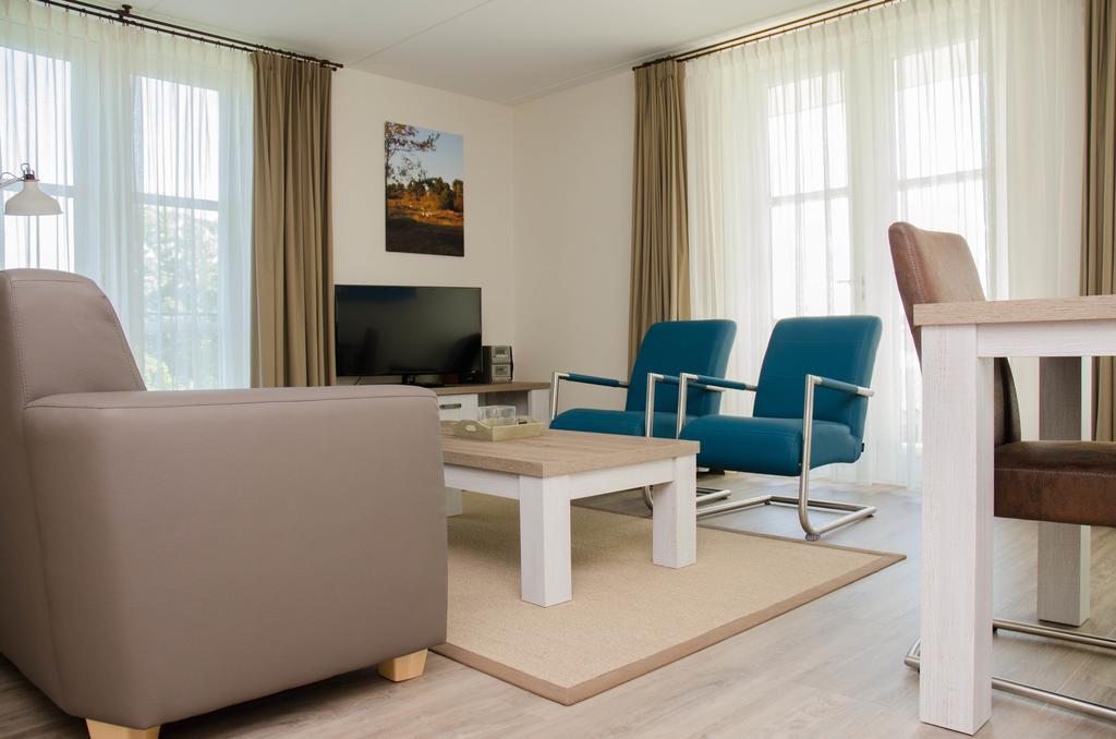 Hotel Graaf Bernstorff Schiermonnikoog Ruang foto