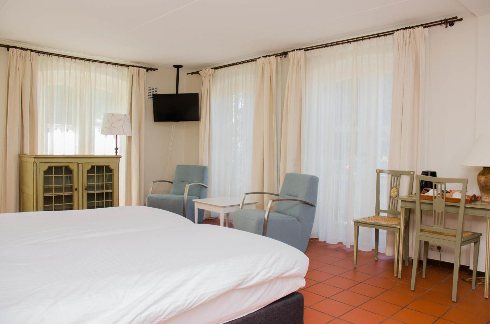 Hotel Graaf Bernstorff Schiermonnikoog Ruang foto
