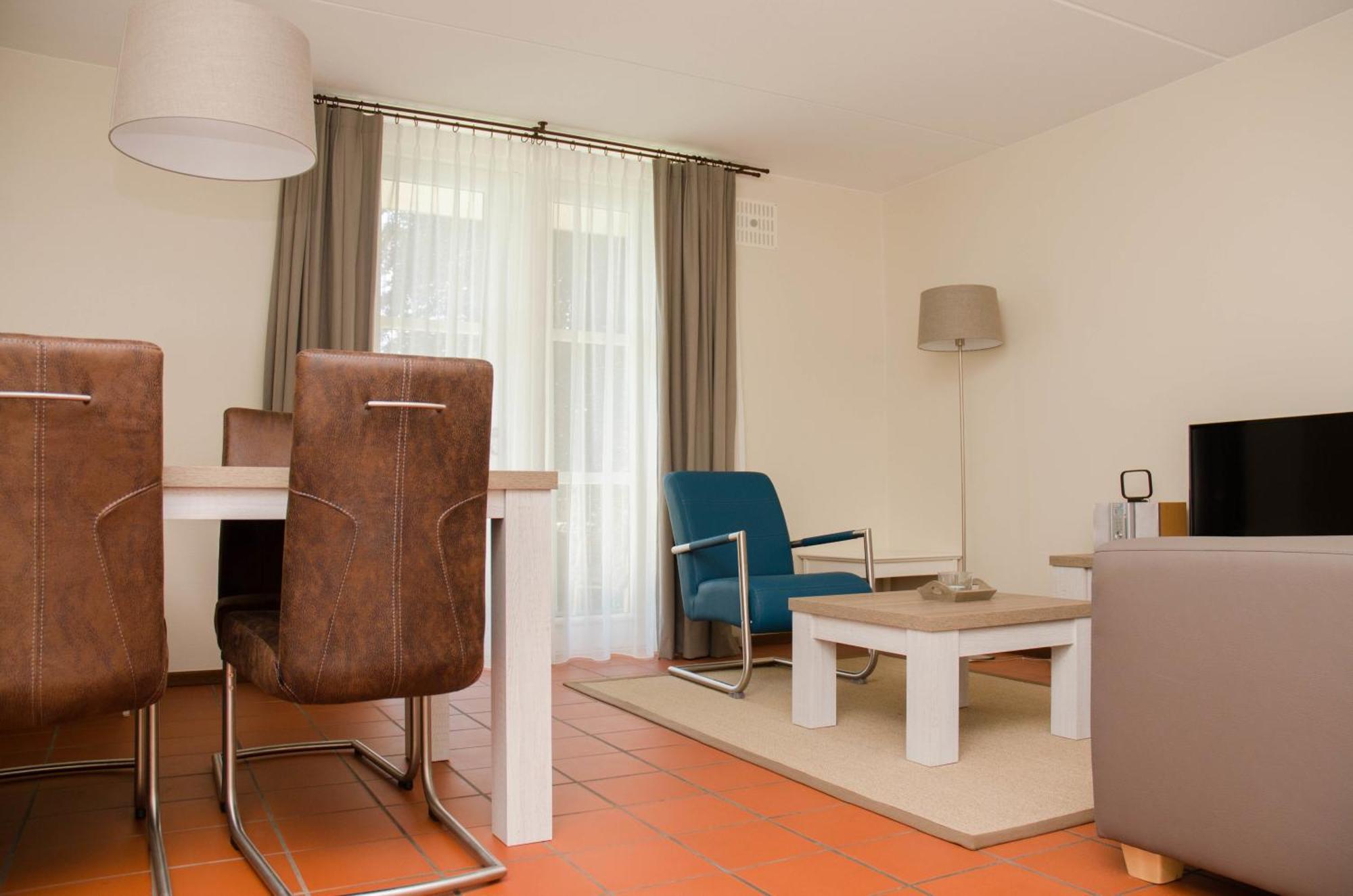 Hotel Graaf Bernstorff Schiermonnikoog Ruang foto