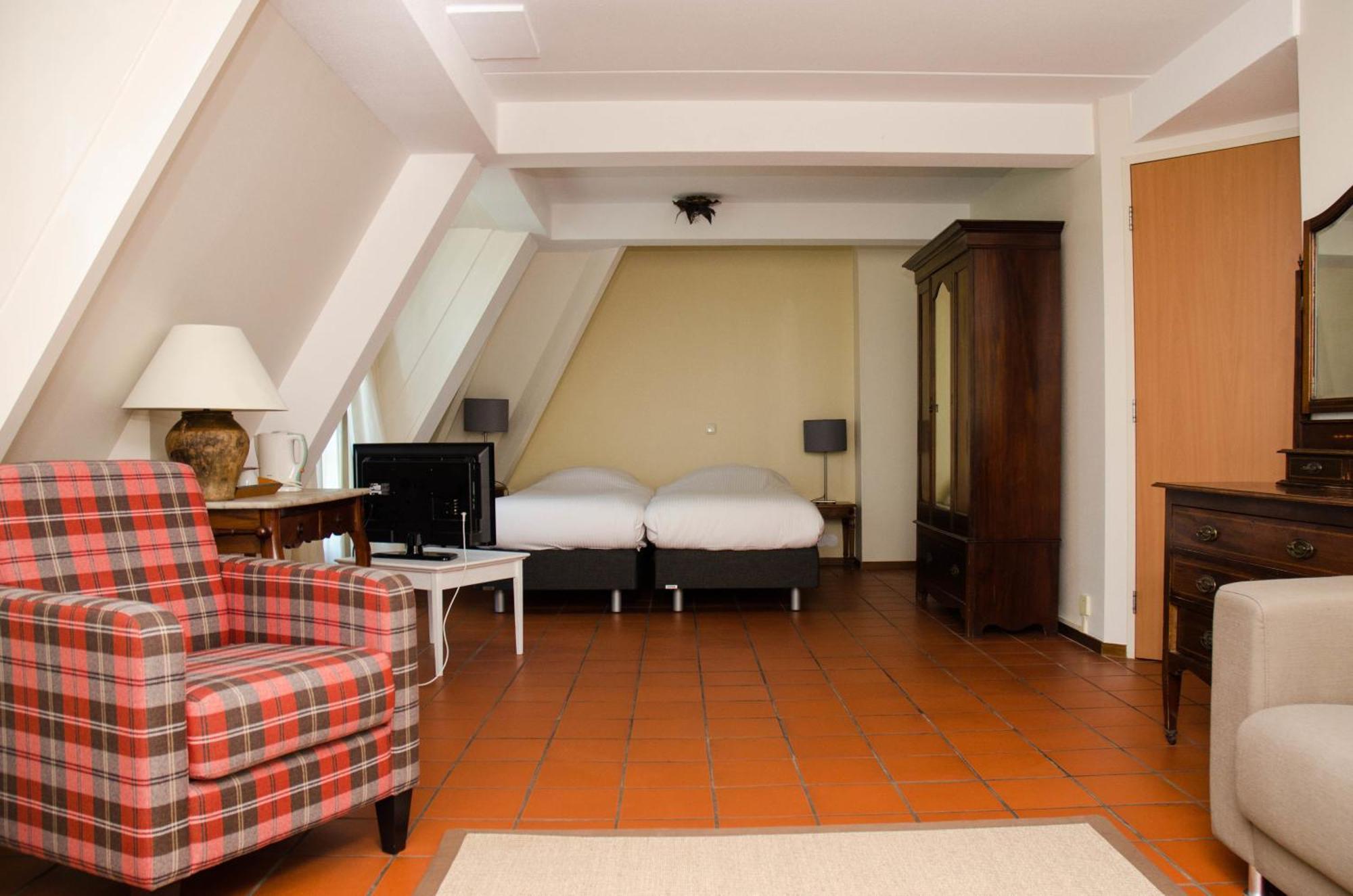 Hotel Graaf Bernstorff Schiermonnikoog Ruang foto