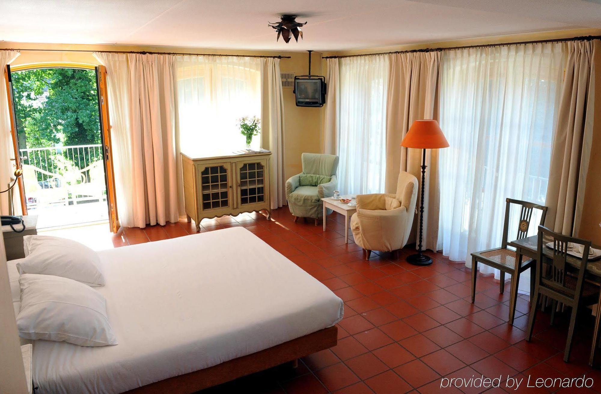 Hotel Graaf Bernstorff Schiermonnikoog Ruang foto